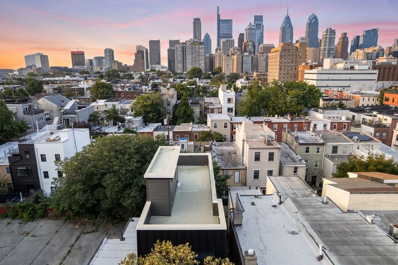1915 Fitzwater Street — roof deck